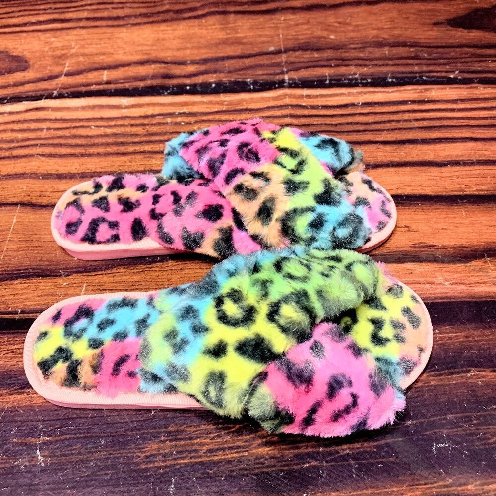 Fuzzy Slippers - Picture 1 of 8